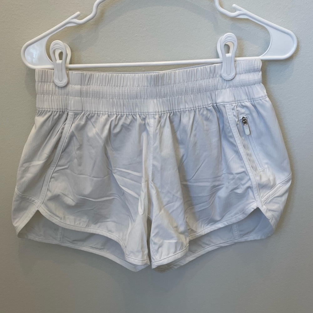 Lululemon Hotty Hot High Rise Short 2.5"